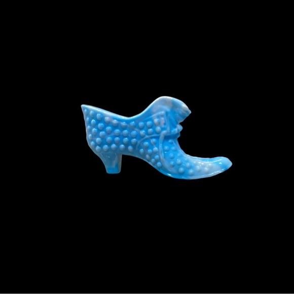 Beautiful Vintage Fenton blue art slag glass cat shoe. Excellent condition - Picture 4 of 13